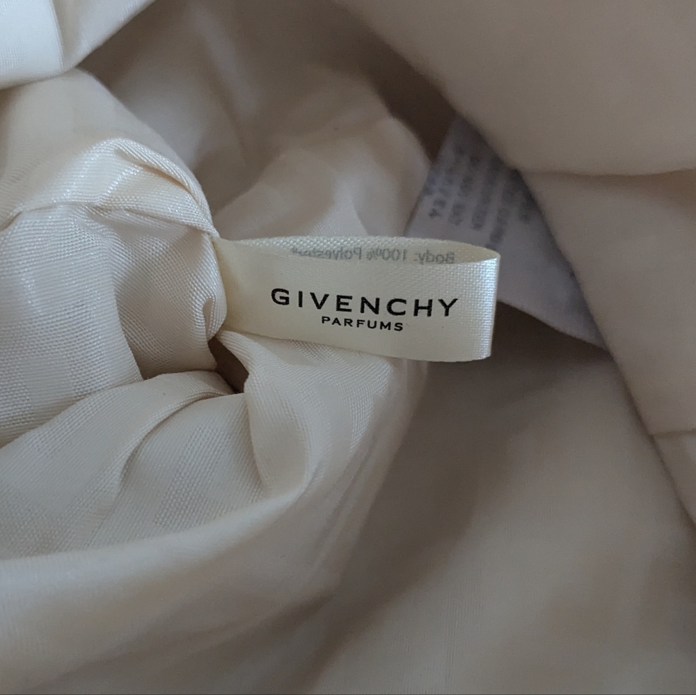 Givenchy - Picture 8 of 8
